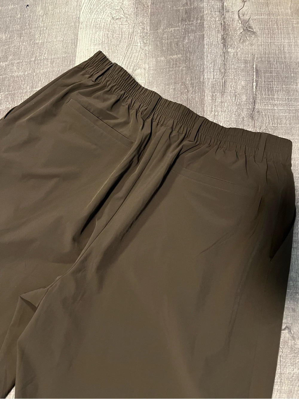 ALO Yoga Olive Wide-Leg Women's Pants - Picture 5 of 7